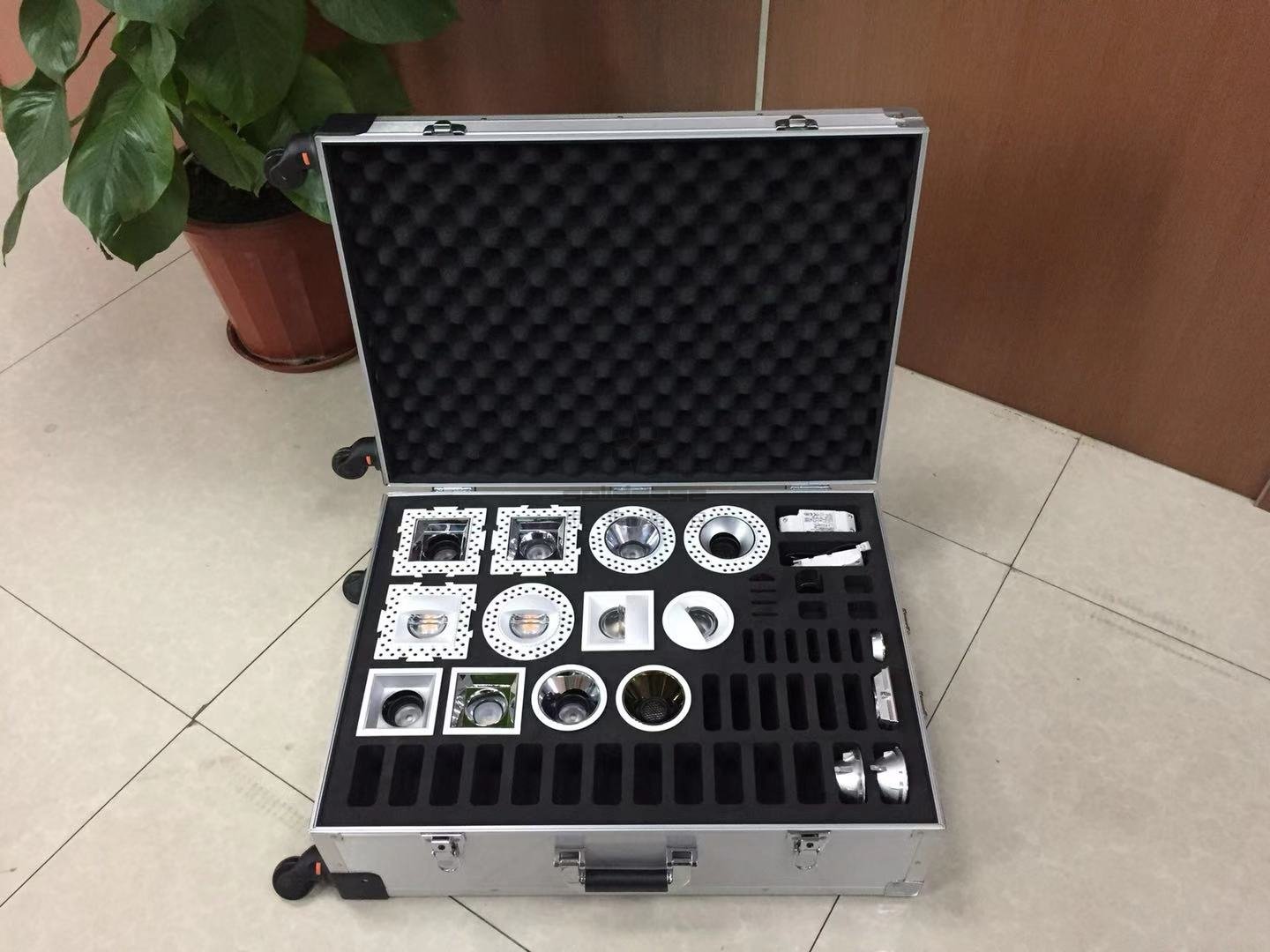 �X�Ͻ�չʾ��������չʾ���������U�f��݆չʾ��